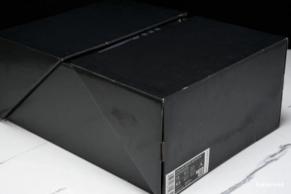 Hyperoad 4 A x “Fossil Maniére Air Ma Stone
